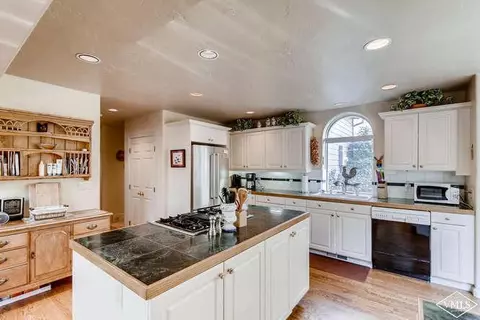 3720 Eaglebend Dr, Avon, CO 81620 photo 9