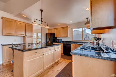 1411 Mesa Dr, Eagle, CO 81631 photo 4