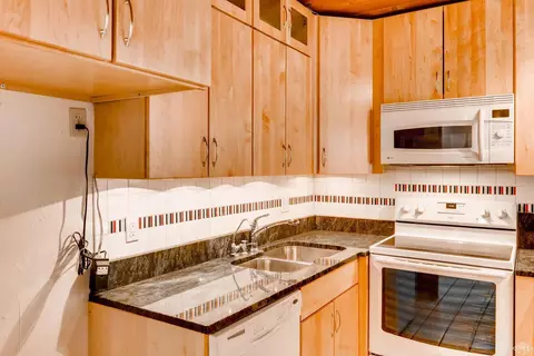 2958 S Frontage Rd W #D2, Vail, CO 81657 photo 4