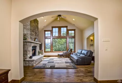 229 Thresher Ct, Eagle, CO 81631 photo 5