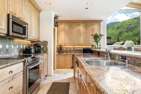 292 E Meadow Dr #674, Vail, CO 81657 photo 6