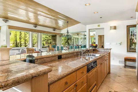 292 E Meadow Dr #674, Vail, CO 81657 photo 7