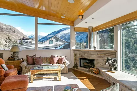 292 E Meadow Dr #674, Vail, CO 81657 photo 2