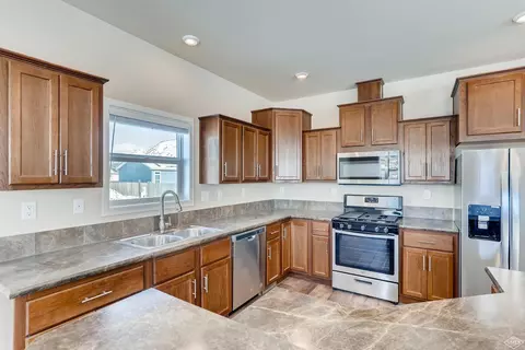 38 Bass Loop, Gypsum, CO 81637 photo 8