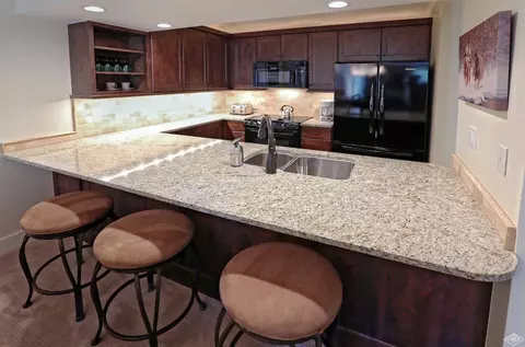 292 E Meadow Dr #442, Vail, CO 81657 photo 3