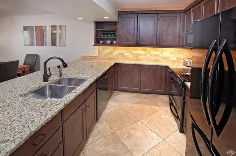 292 E Meadow Dr #442, Vail, CO 81657 photo 4