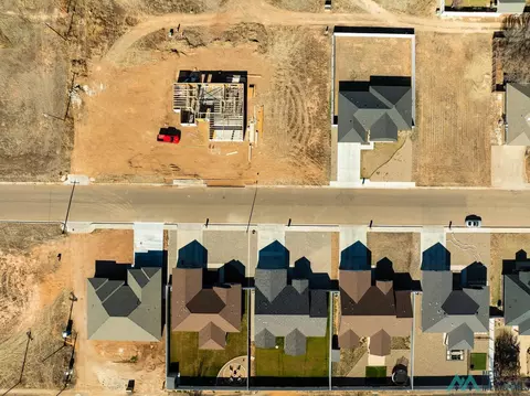 1507 Arbor Dr, Clovis, NM 88101 photo 2