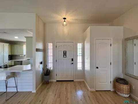 2422 Howard Cowper Dr, Clovis, NM 88101 photo 2