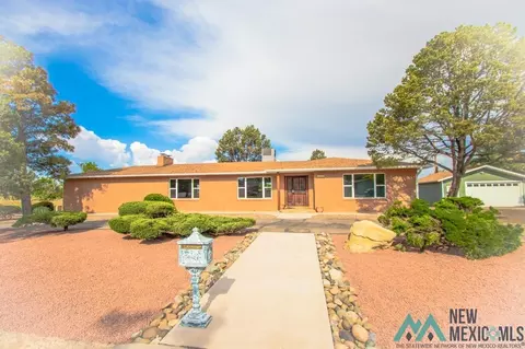 1512 Grandview Dr, Gallup, NM 87301
