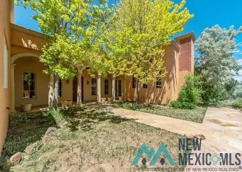 1038 Sierra Del Norte, Santa Fe, NM 87501