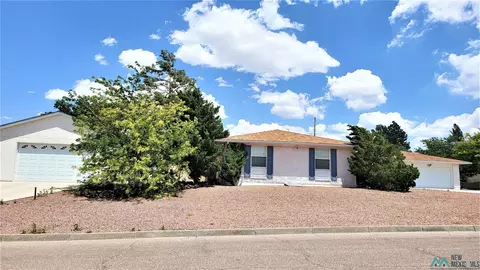 1715 Cliff Dr, Gallup, NM 87301