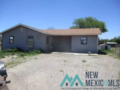 14 Lambda St, Gallup, NM 87301