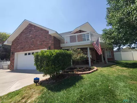 1707 Harrison, Artesia, NM 88210