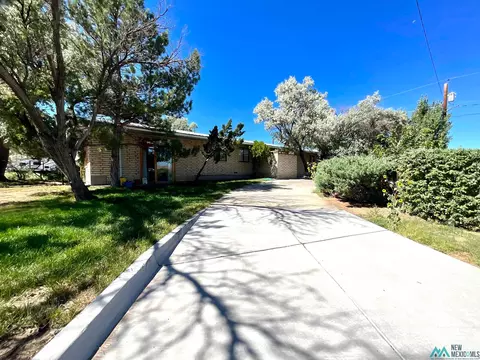 3736 Ciniza Dr, Gallup, NM 87301