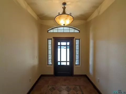 3801 Springwood Dr, Clovis, NM 88101 photo 2