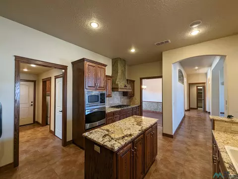 3801 Springwood Dr, Clovis, NM 88101 photo 9