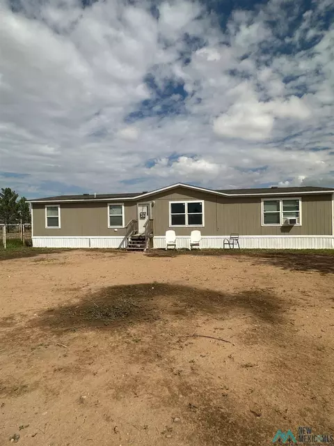 102 Smokey Trl, Artesia, NM 88210