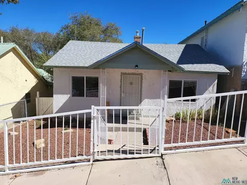 411 S First St, Gallup, NM 87301