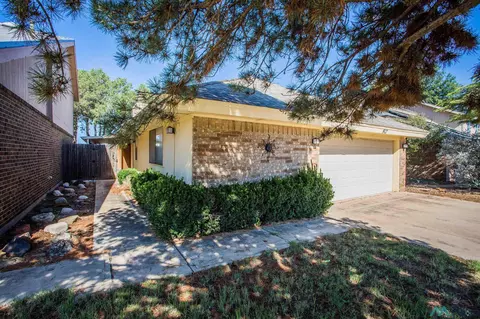 912 W Caprock St, Hobbs, NM 88240