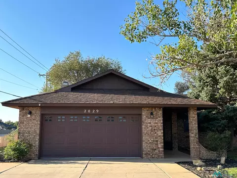 2029 Colonial, Clovis, NM 88101 photo 2