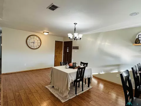2029 Colonial, Clovis, NM 88101 photo 36