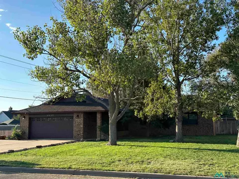2029 Colonial, Clovis, NM 88101 photo 4