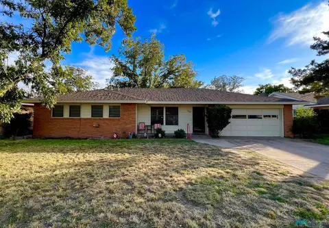 703 E Yeso Dr, Hobbs, NM 88240