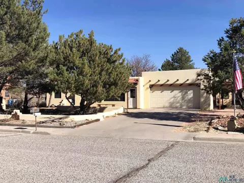 611 Vanden Bosch, Gallup, NM 87301