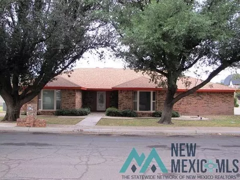 2821 N Acoma Dr, Hobbs, NM 88240