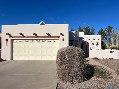 2425 SE Fairway Dr, Deming, NM 88030