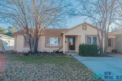 905 E Llano Dr, Hobbs, NM 88240