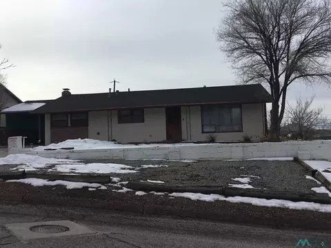 1114 Burke Dr, Gallup, NM 87301