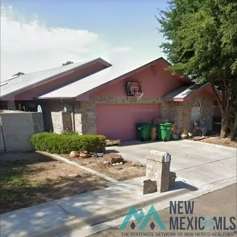 1009 W Mesa Verde Dr, Hobbs, NM 88240