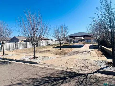 1117 E Yucca Dr, Hobbs, NM 88240