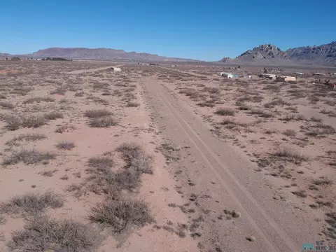 Maverick Rd Se, Deming, NM 88030