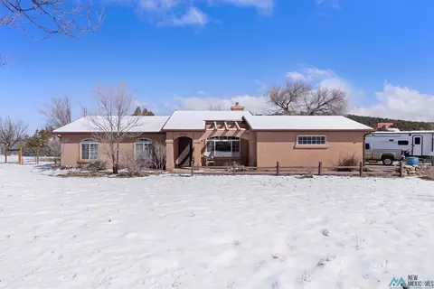 61 Dinkle, Edgewood, NM 87015