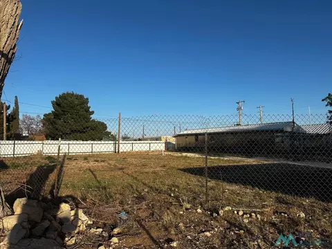122 N Avenue A Dr, Hobbs, NM 88240