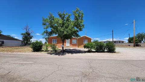 317 E Adams Ave, Gallup, NM 87301