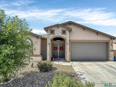 5322 W Big Red, Hobbs, NM 88240