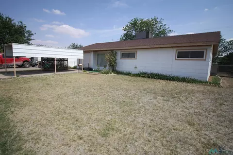 1009 W Princess Jeanne Drive Dr, Hobbs, NM 88240