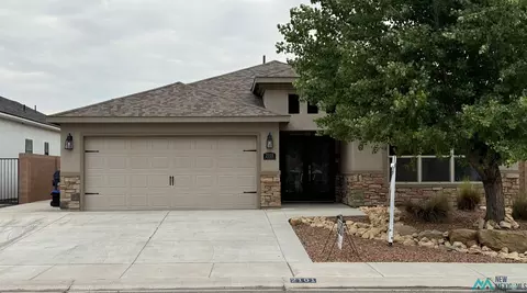 2101 E Highwood Ave, Hobbs, NM 88240