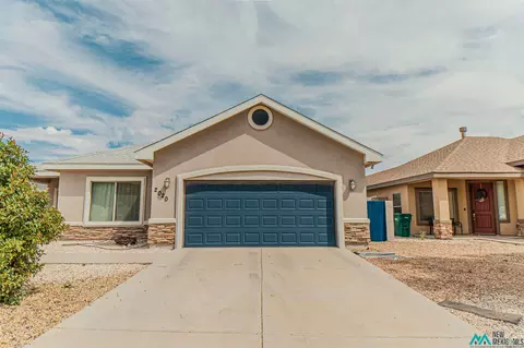 2020 N Homestead Dr, Hobbs, NM 88240