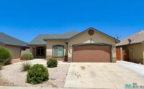 1902 N Orchid Dr, Hobbs, NM 88240