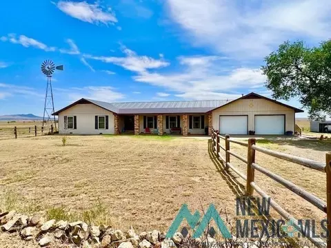 240 Hwy 445, Maxwell, NM 87728
