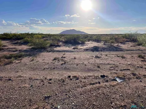 SW Hermanas, Deming, NM 88030
