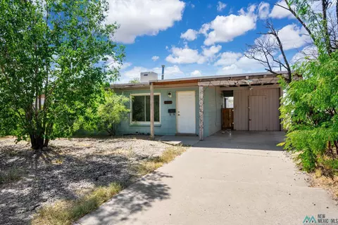 2717 NE Indiana St, Albuquerque, NM 87110