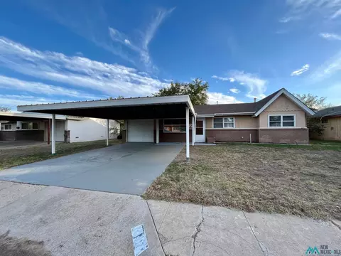 1017 W Iron St, Hobbs, NM 88240