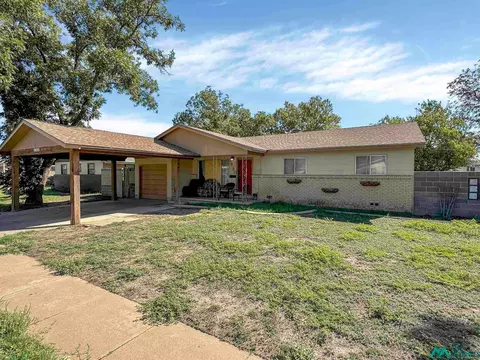 1820 N Chama Dr, Hobbs, NM 88240