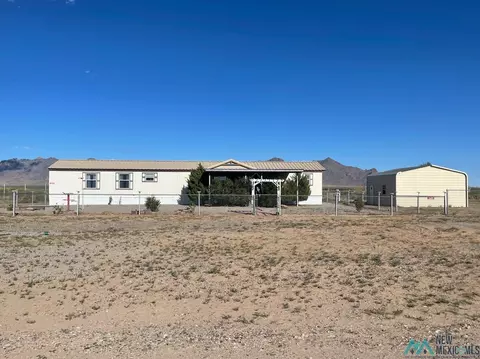 13685 Cardinal Rd SE, Deming, NM 88030