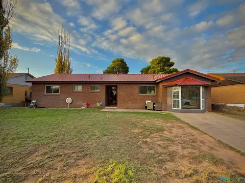 1200 E Walker Dr, Hobbs, NM 88240